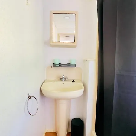 Chez Les Garçons Mobile Vintage, Confortable Avec Piscine